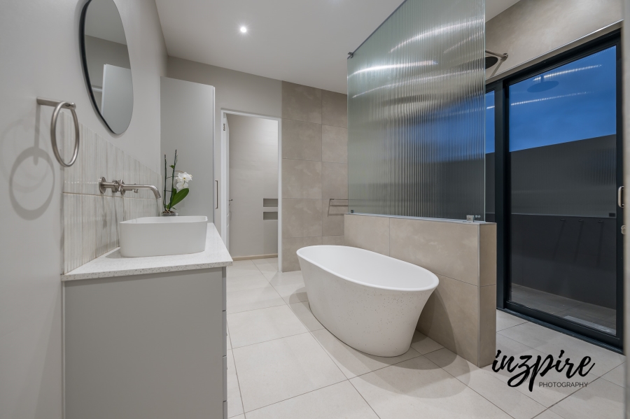 3 Bedroom Property for Sale in Village On Sea Western Cape